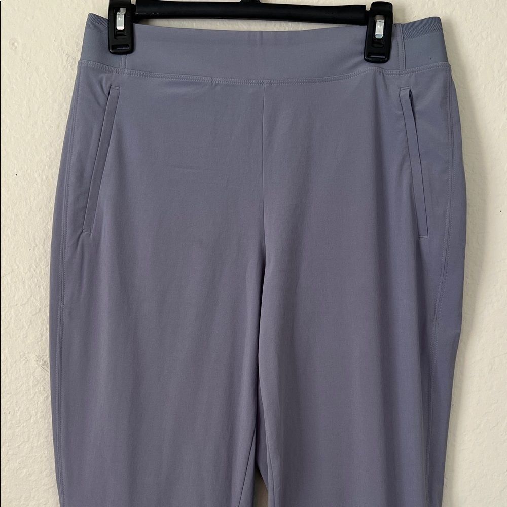 Like New! ATHLETA Brooklyn Mid-rise Jogger Zip Ankle in 6 - Picture 3 of 15